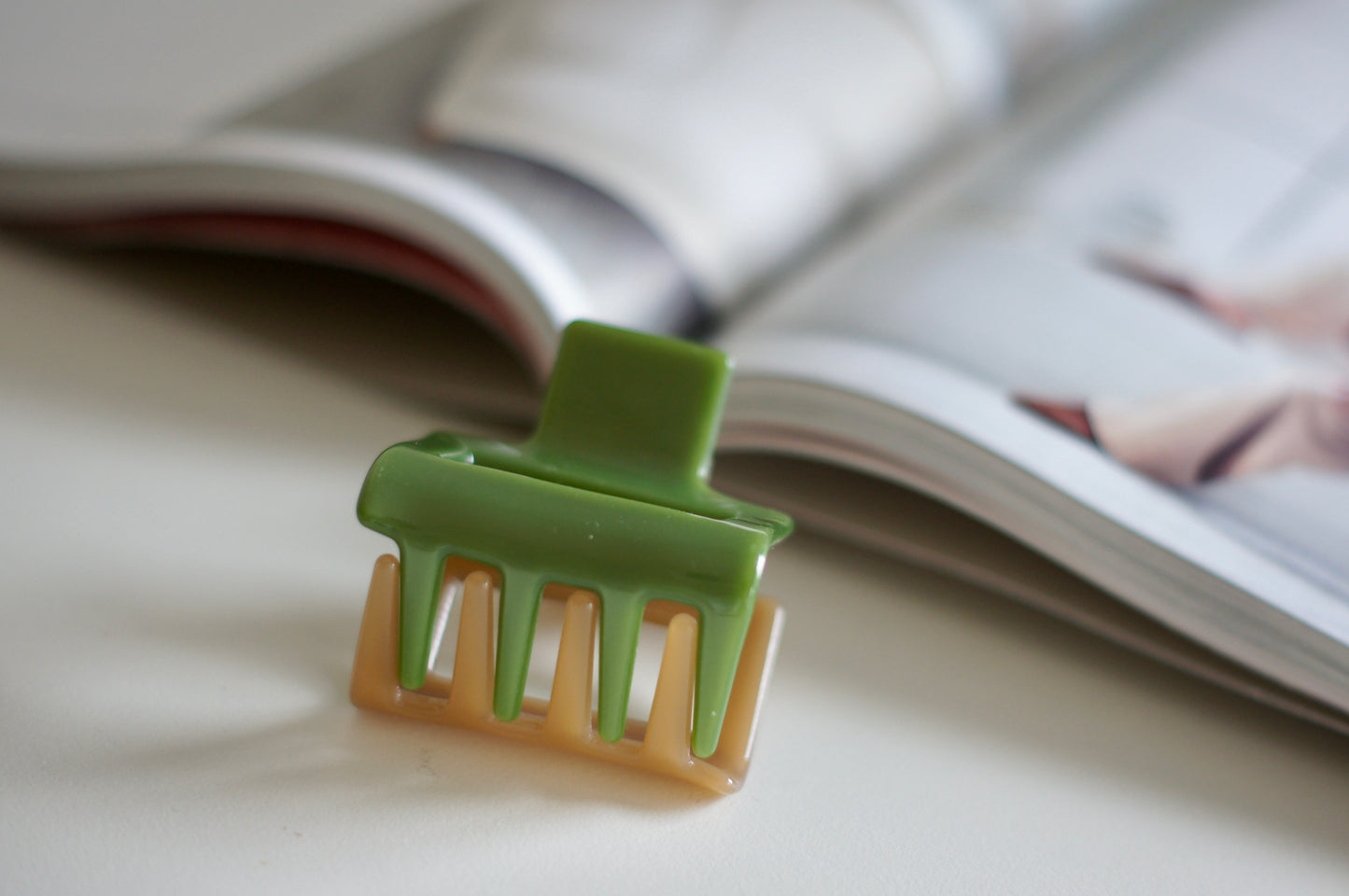 medium/small hairclips | hair claw
