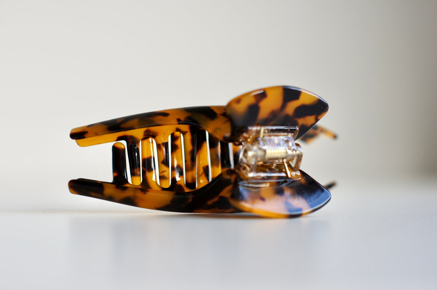 curved hairclips | hair claws