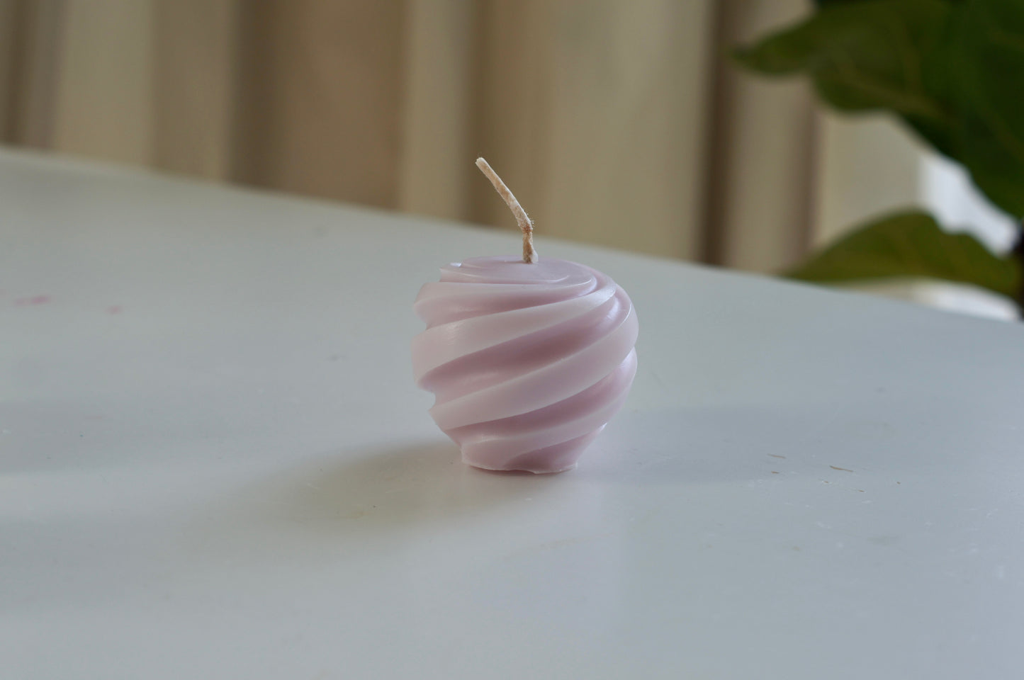 spiral candle | twisted candle | round shape | hand-poured
