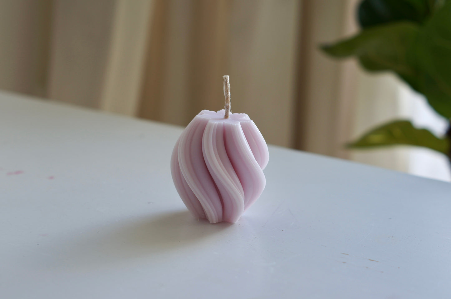 wave candle | screw ball candle | twisted candle | round shape | hand-poured